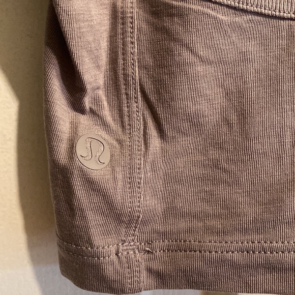 Lululemon long sleeve key hole crop top - Picture 4 of 5